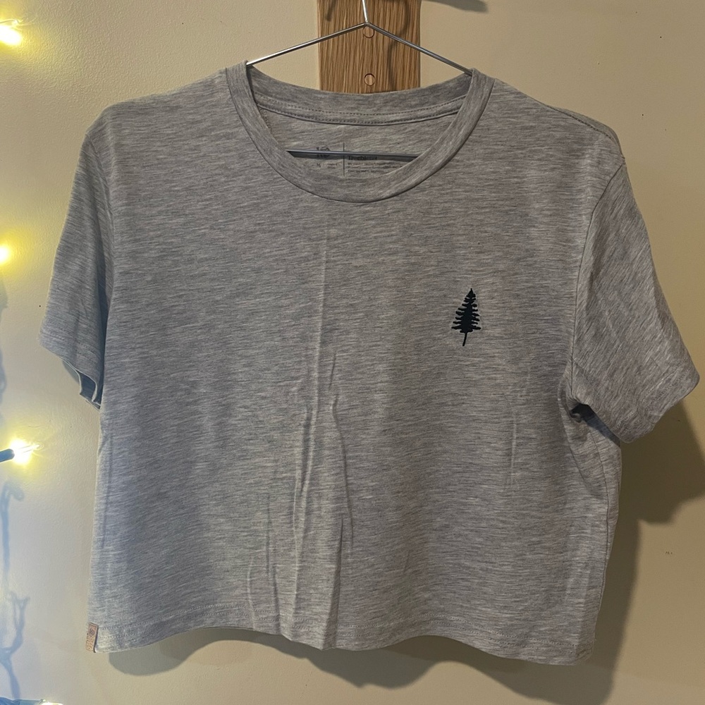 Tentree Spruce crop top tee